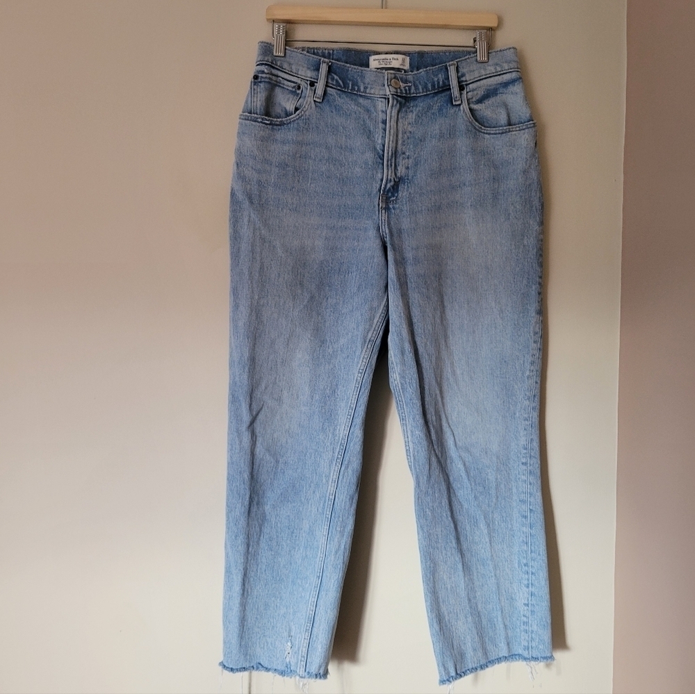 Abercrombie 90s High Rise Straight Curve Love Light Wash Denim Jeans Sz 31